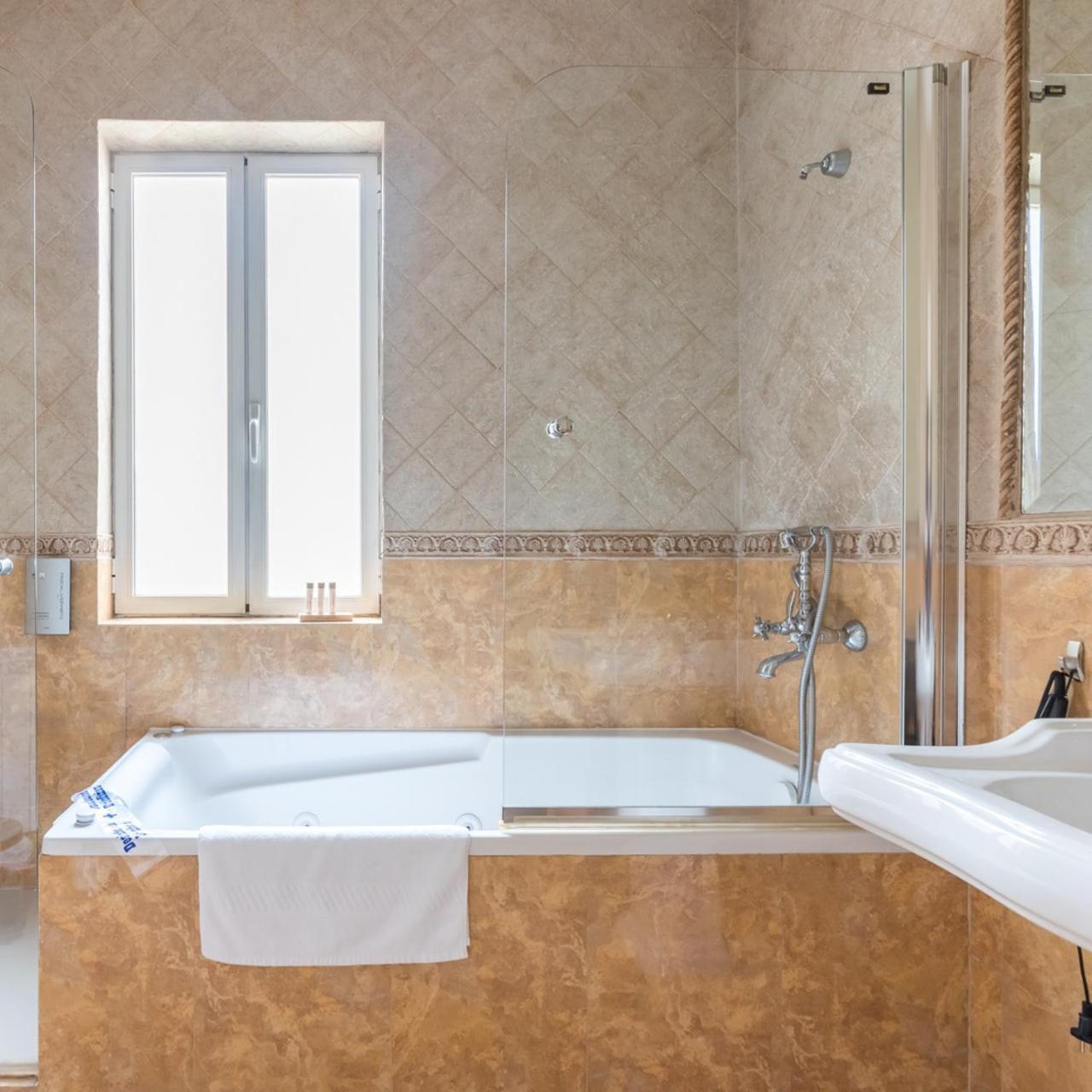 Apartament Puerta Del Sol Madryt Zewnętrze zdjęcie